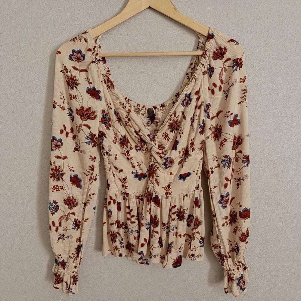Francesca’s collections beige floral blouse